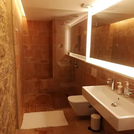 Romantic In Grand Setting Apartment Alella