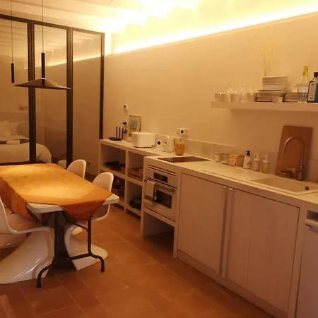 Romantic In Grand Setting Apartament Alella