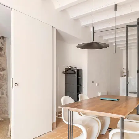 Romantic In Grand Setting Apartment *