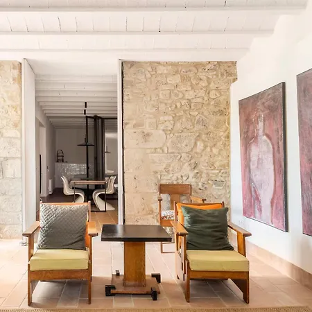 Romantic In Grand Setting Apartment